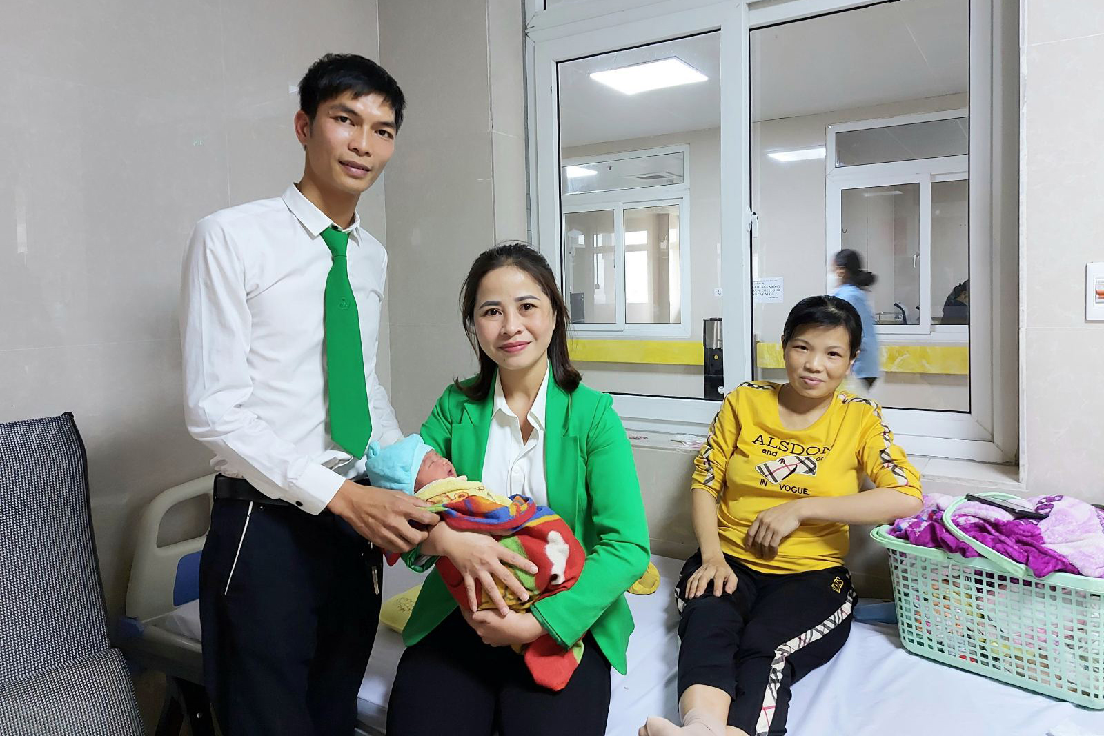 Lái xe Mai Linh Ninh Bình hai lần hỗ trợ sản phụ sinh em bé trong năm 2020